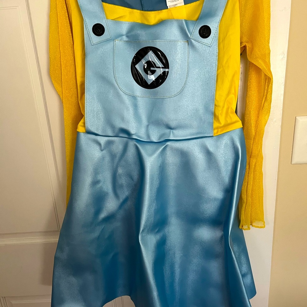 Women’s size M Despicable Me Stuart Halloween costume